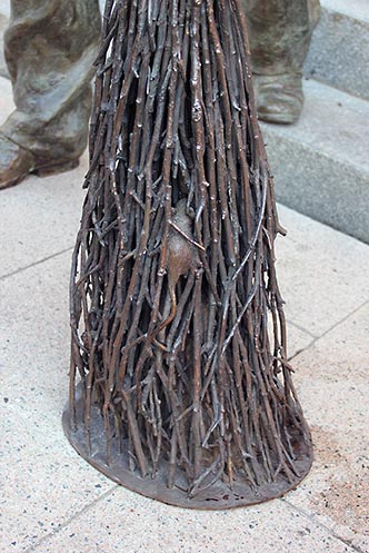 August Felten: Der Bronzebesen