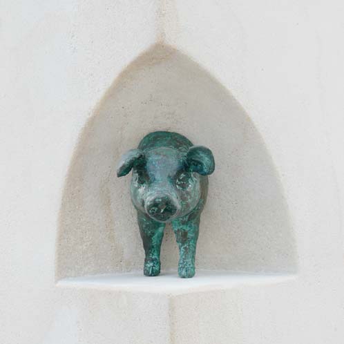 Fiek'n-Brunnen zu Hagenow: Ferkel