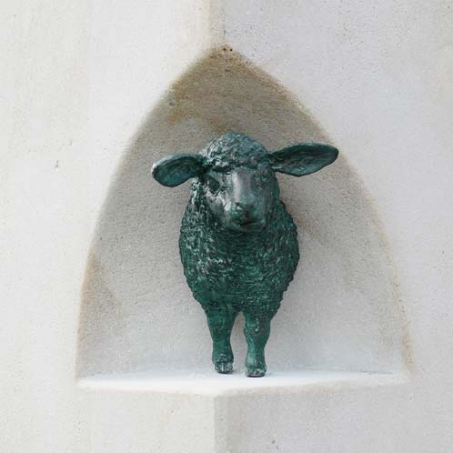 Fiek'n-Brunnen zu Hagenow: Lämmchen